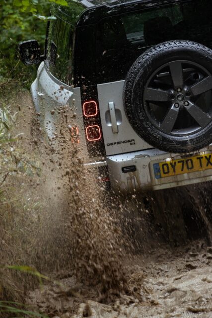 New Land Rover Defender Gets New Bespoke All Season Tires from Pirelli - autoevolution